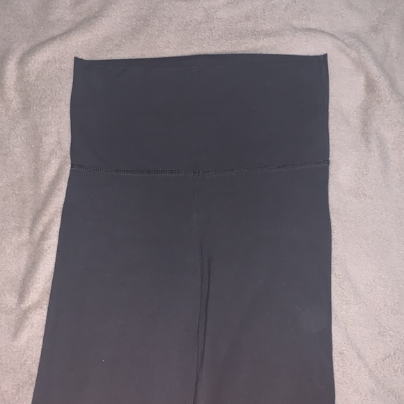 Hollister wide leg crop leggings in Like new condition. - Picture 3 of 6
